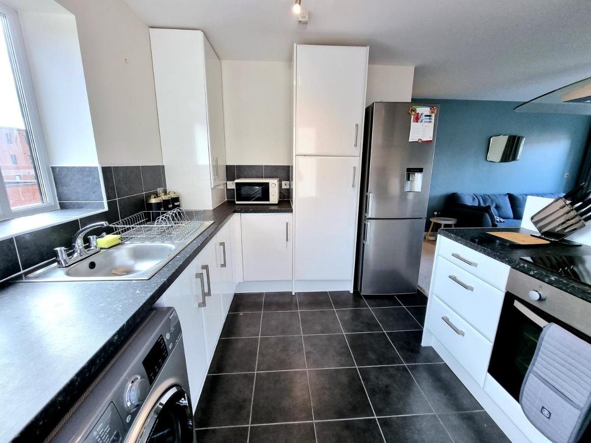 Apartamento Luxury 2-bedroom Service With Balcony *