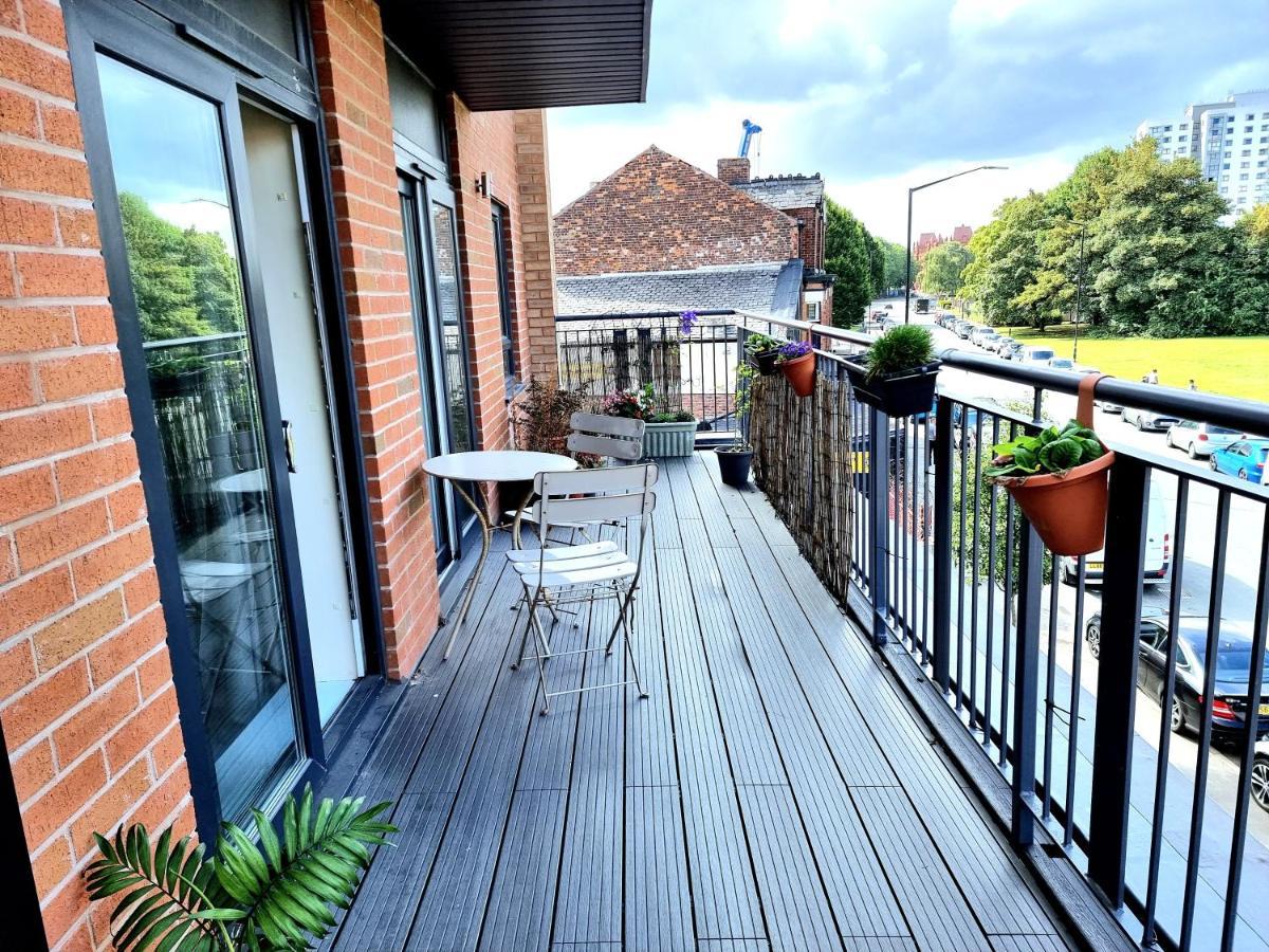 Apartamento Luxury 2-bedroom Service With Balcony